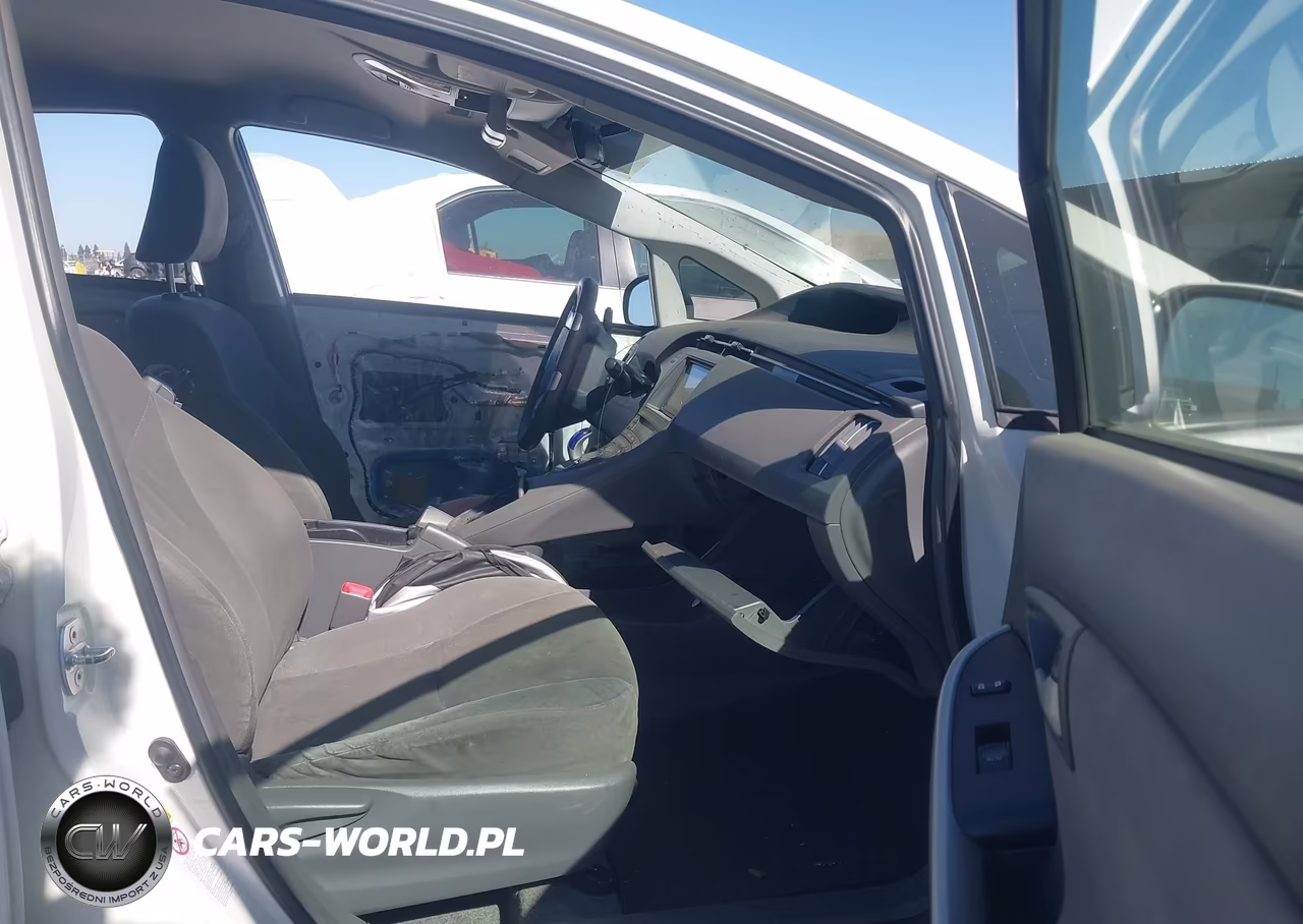 2011 Toyota Prius Two VIN:JTDKN3DUXB1472826 - 5