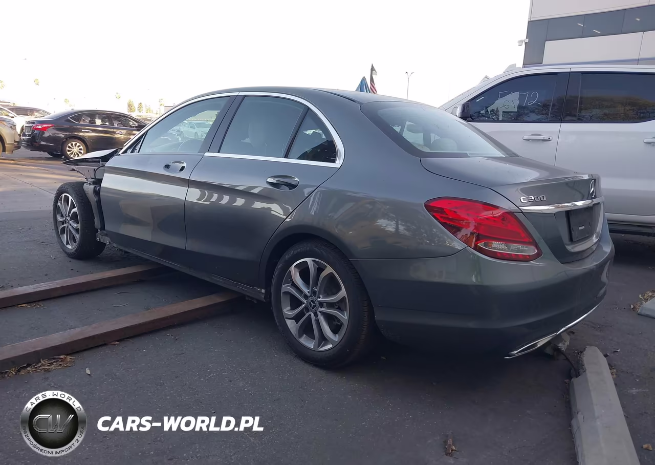 2017 Mercedes-Benz C 300 VIN:55SWF4JB3HU222351 - 3