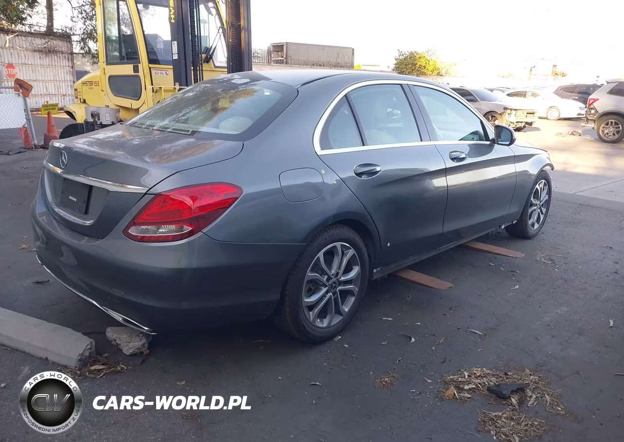 2017 Mercedes-Benz C 300 VIN:55SWF4JB3HU222351 - 4