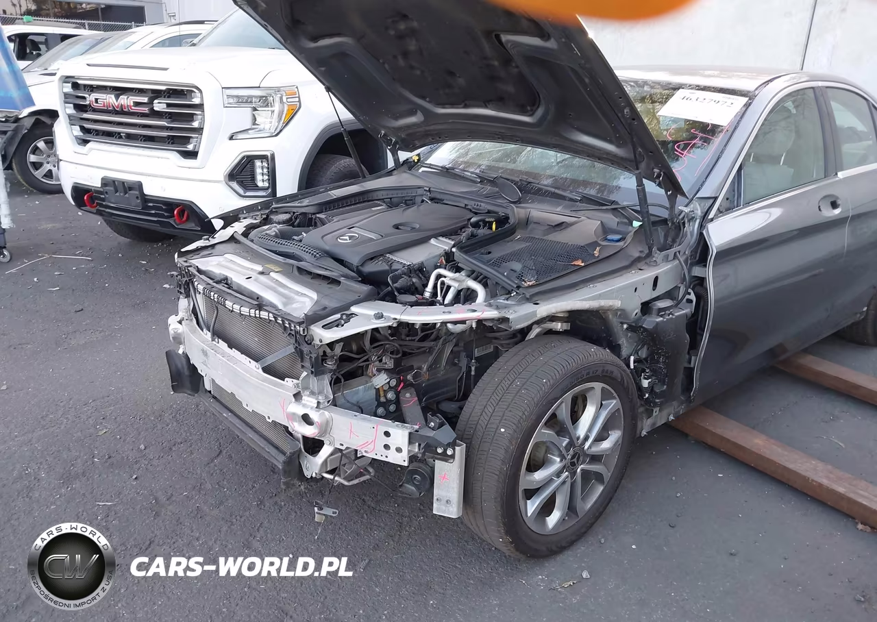 2017 Mercedes-Benz C 300 VIN:55SWF4JB3HU222351 - 6