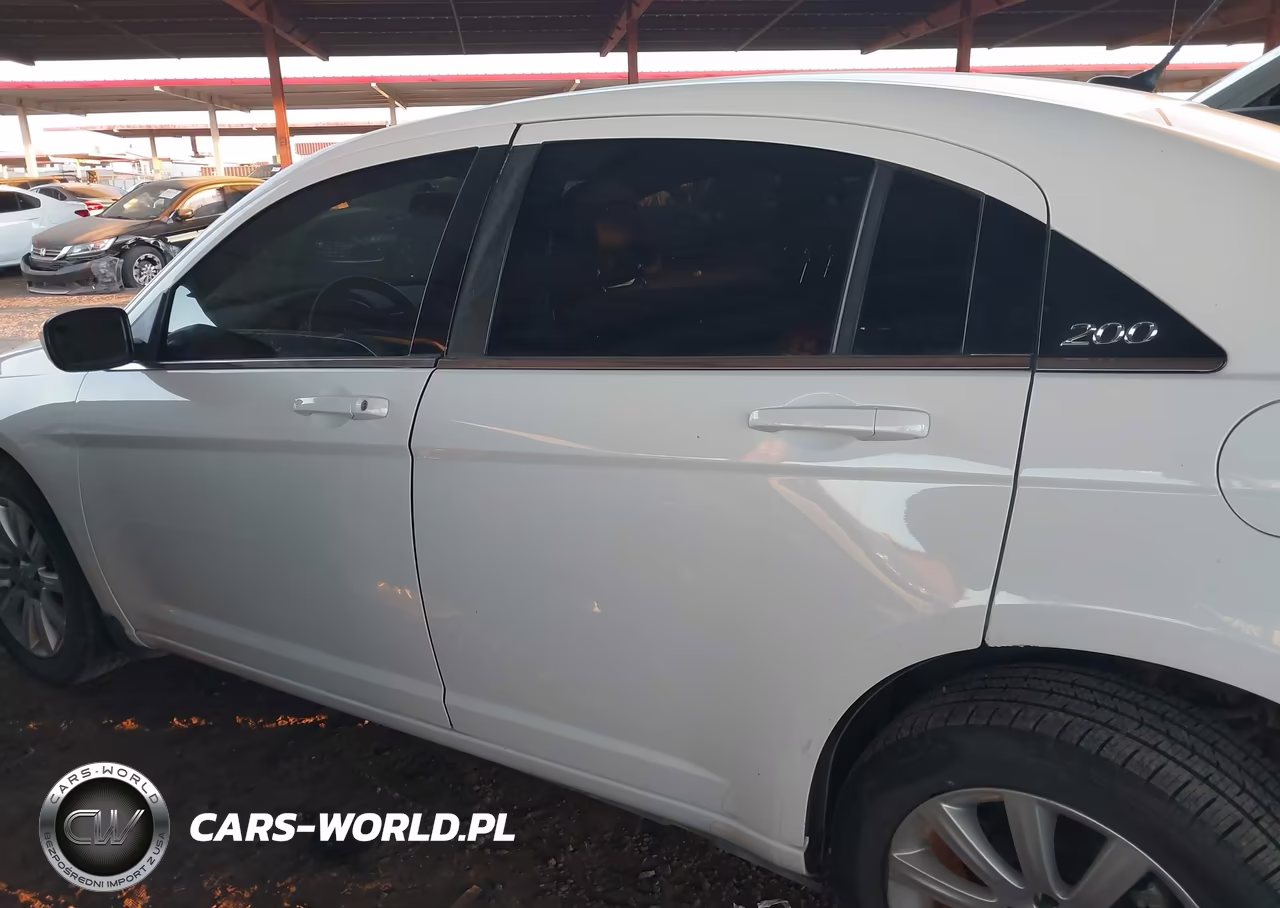 2014 Chrysler 200 Touring VIN:1C3CCBBB5EN118042 - 14