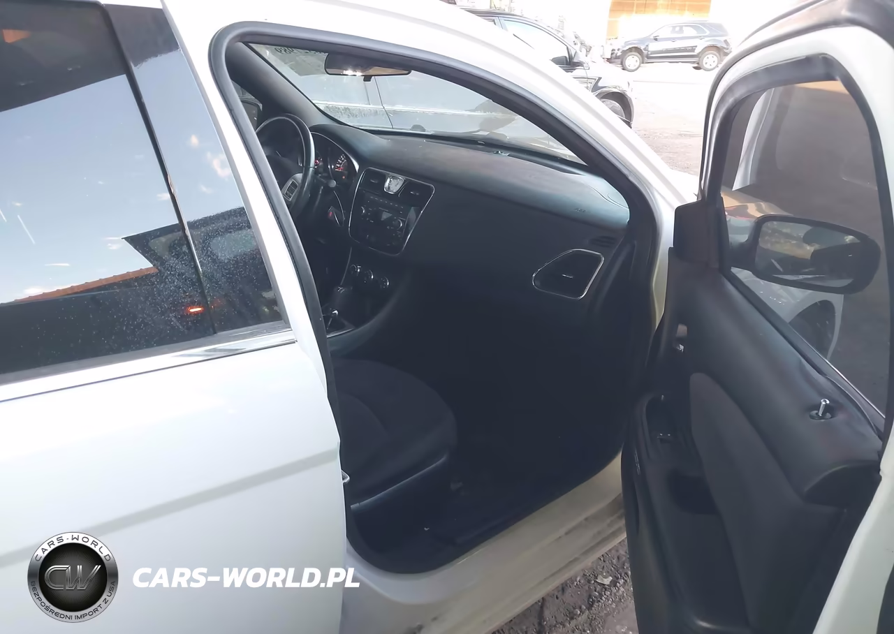 2014 Chrysler 200 Touring VIN:1C3CCBBB5EN118042 - 5