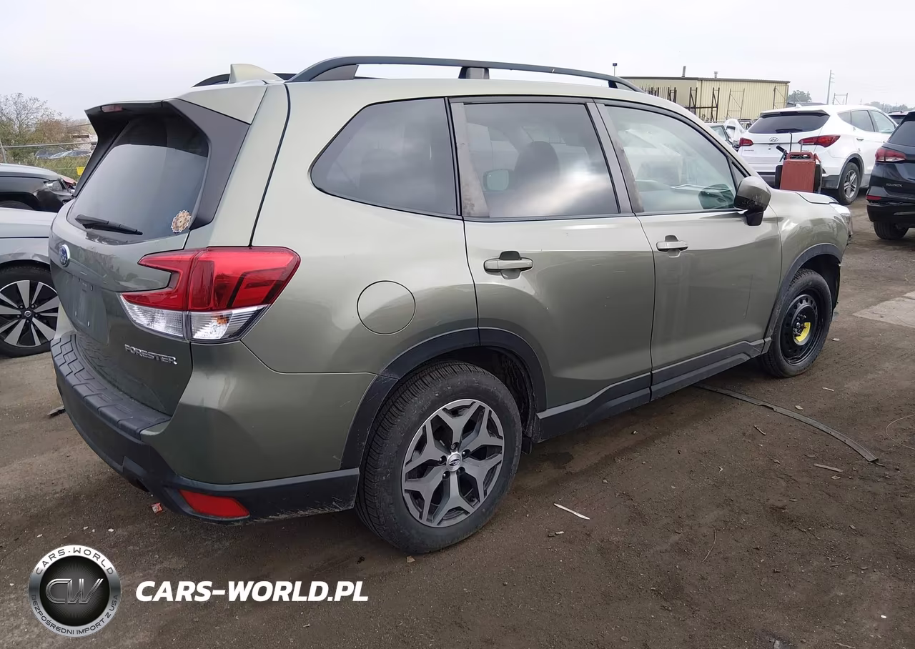 2021 Subaru Forester Premium VIN:JF2SKAFC8MH503133 - 4