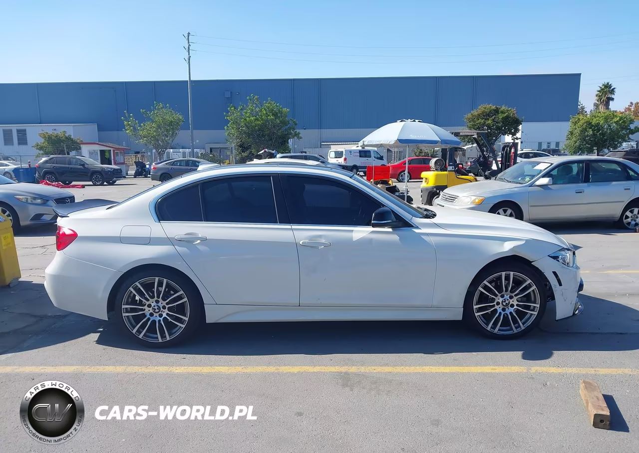 2018 BMW 330I VIN:WBA8B9C59JK677155 - 13