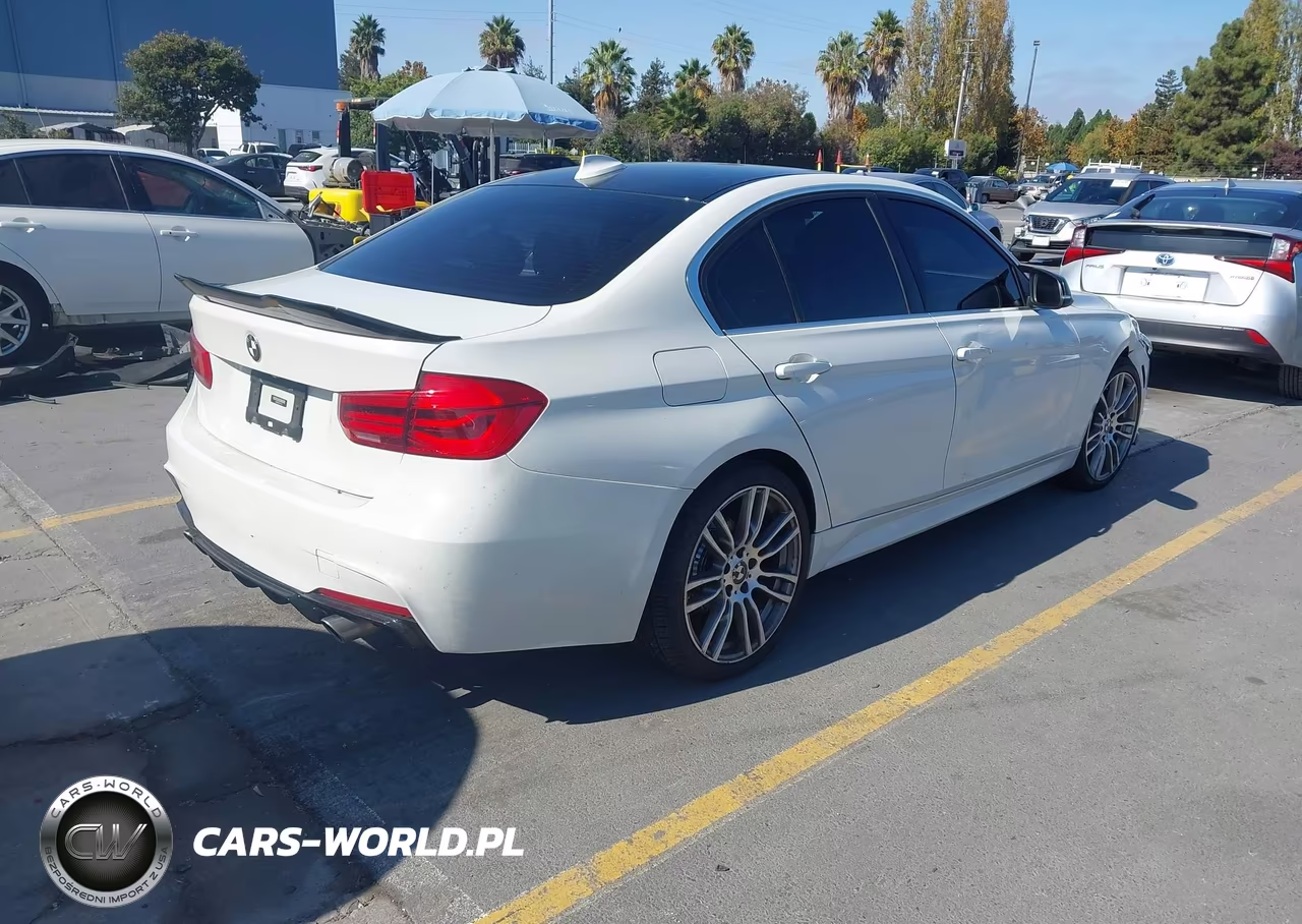 2018 BMW 330I VIN:WBA8B9C59JK677155 - 4