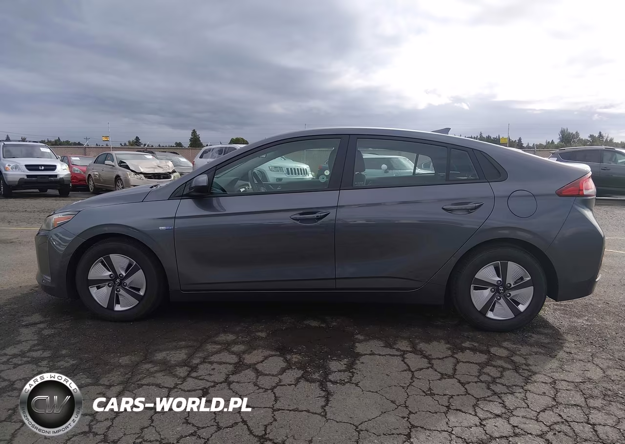 2018 Hyundai Ioniq Hybrid Blue VIN:KMHC65LC7JU100620 - 14