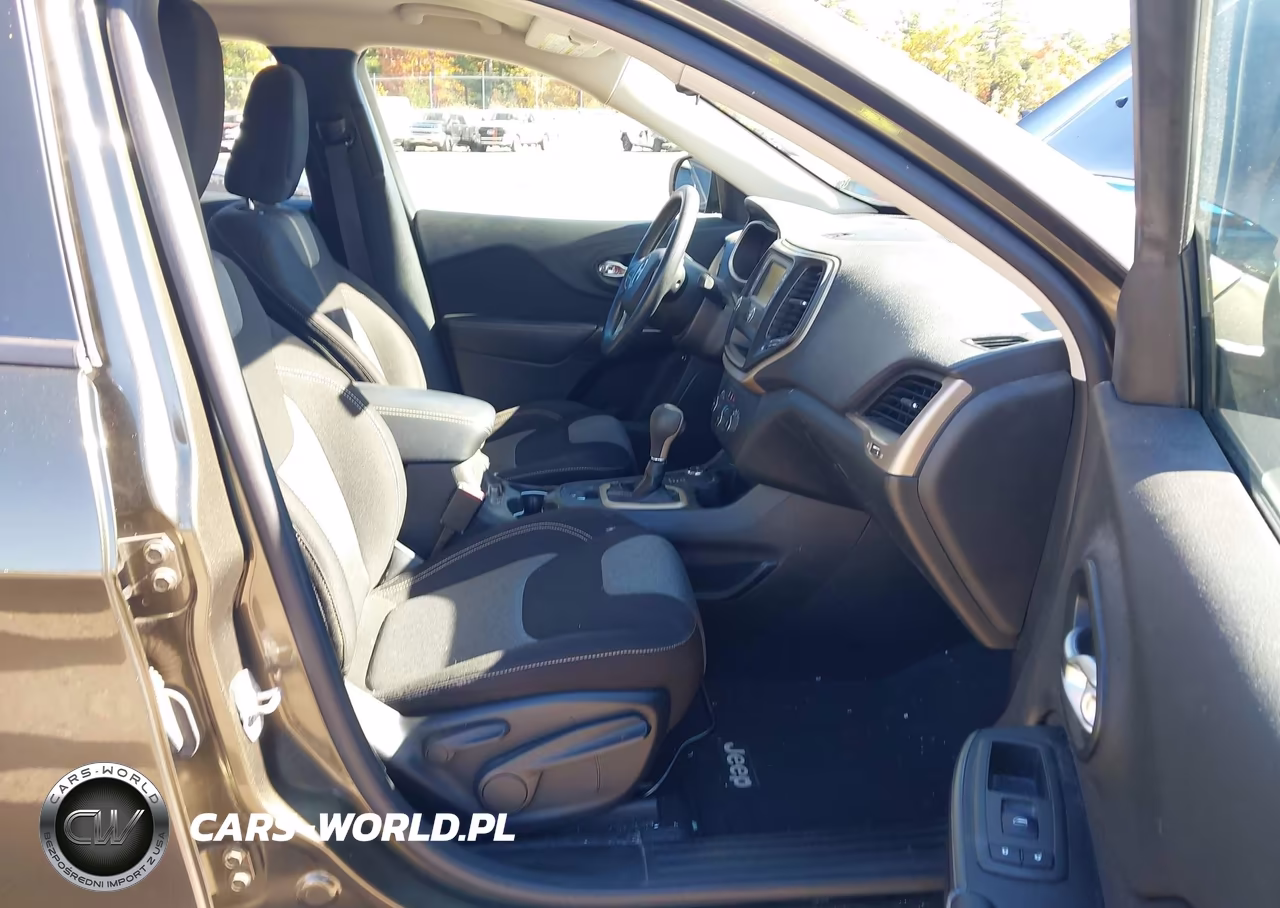 2014 Jeep Cherokee Sport VIN:1C4PJMAB8EW317743 - 5