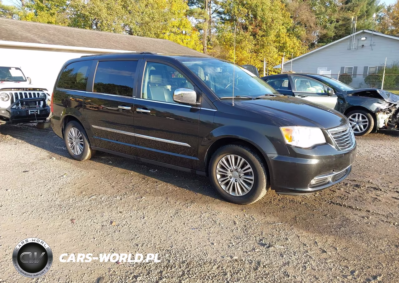 2013 Chrysler Town & Country Touring-L
