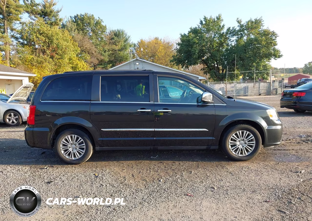 2013 Chrysler Town & Country Touring-L VIN:2C4RC1CG0DR634370 - 13