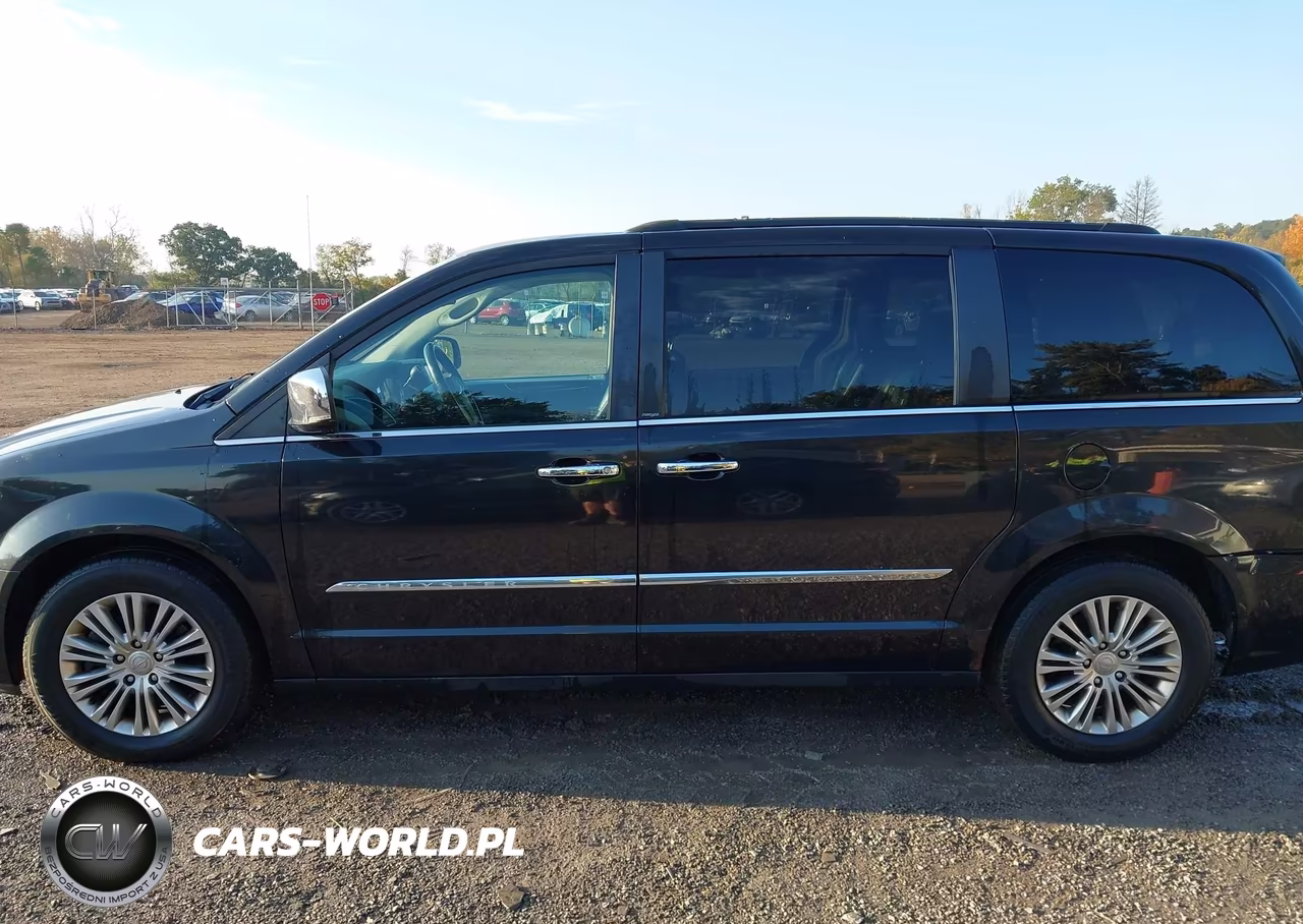 2013 Chrysler Town & Country Touring-L VIN:2C4RC1CG0DR634370 - 14