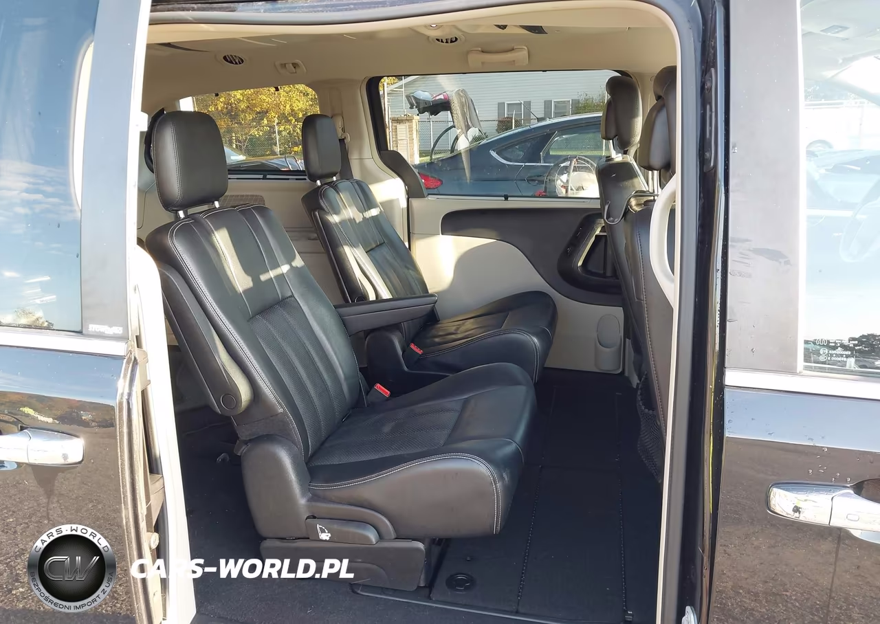 2013 Chrysler Town & Country Touring-L VIN:2C4RC1CG0DR634370 - 8