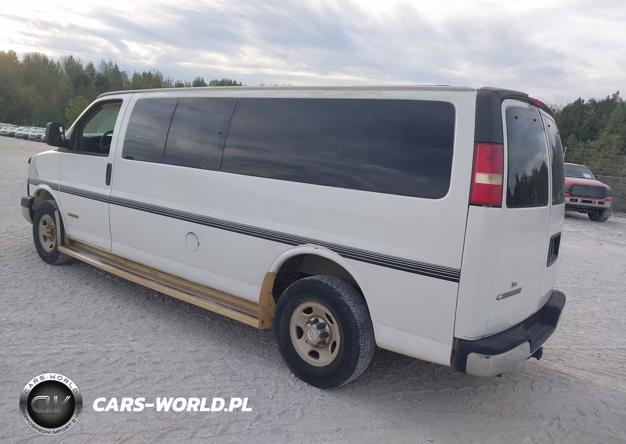2004 Chevrolet Express VIN:1GAHG39U141176831 - 3