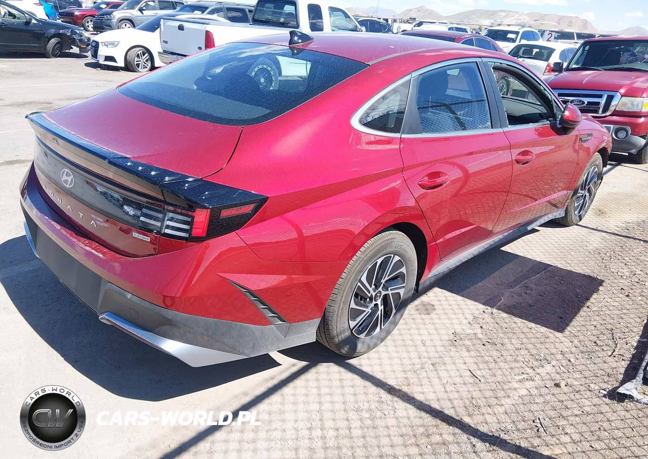 2026 Hyundai Sonata Hybrid Blue VIN:KMHL24JJ3TA173429 - 4