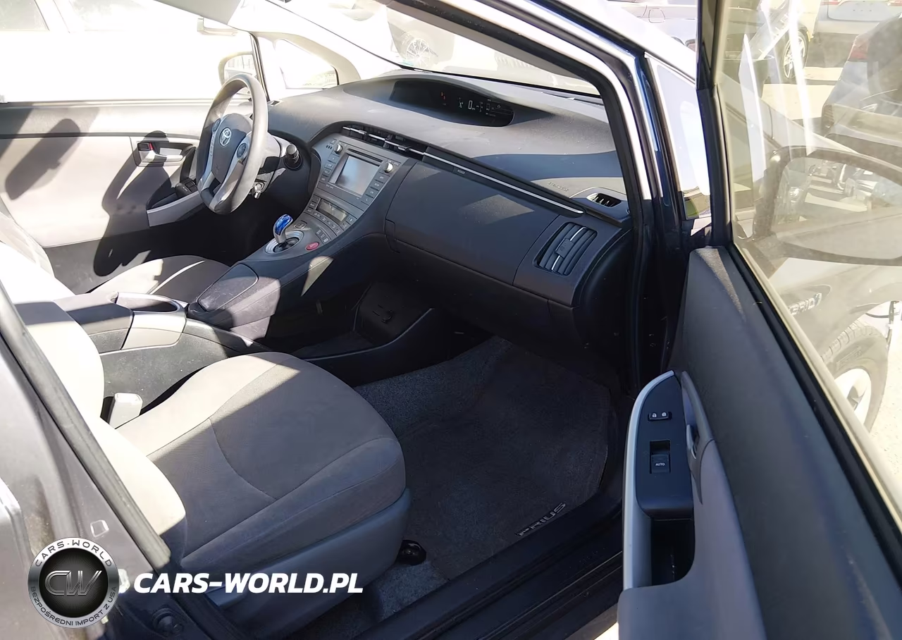 2015 Toyota Prius Three VIN:JTDKN3DU5F0437493 - 5