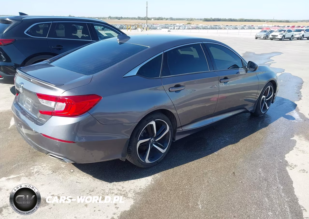 2018 Honda Accord Sport VIN:1HGCV1F32JA155183 - 4