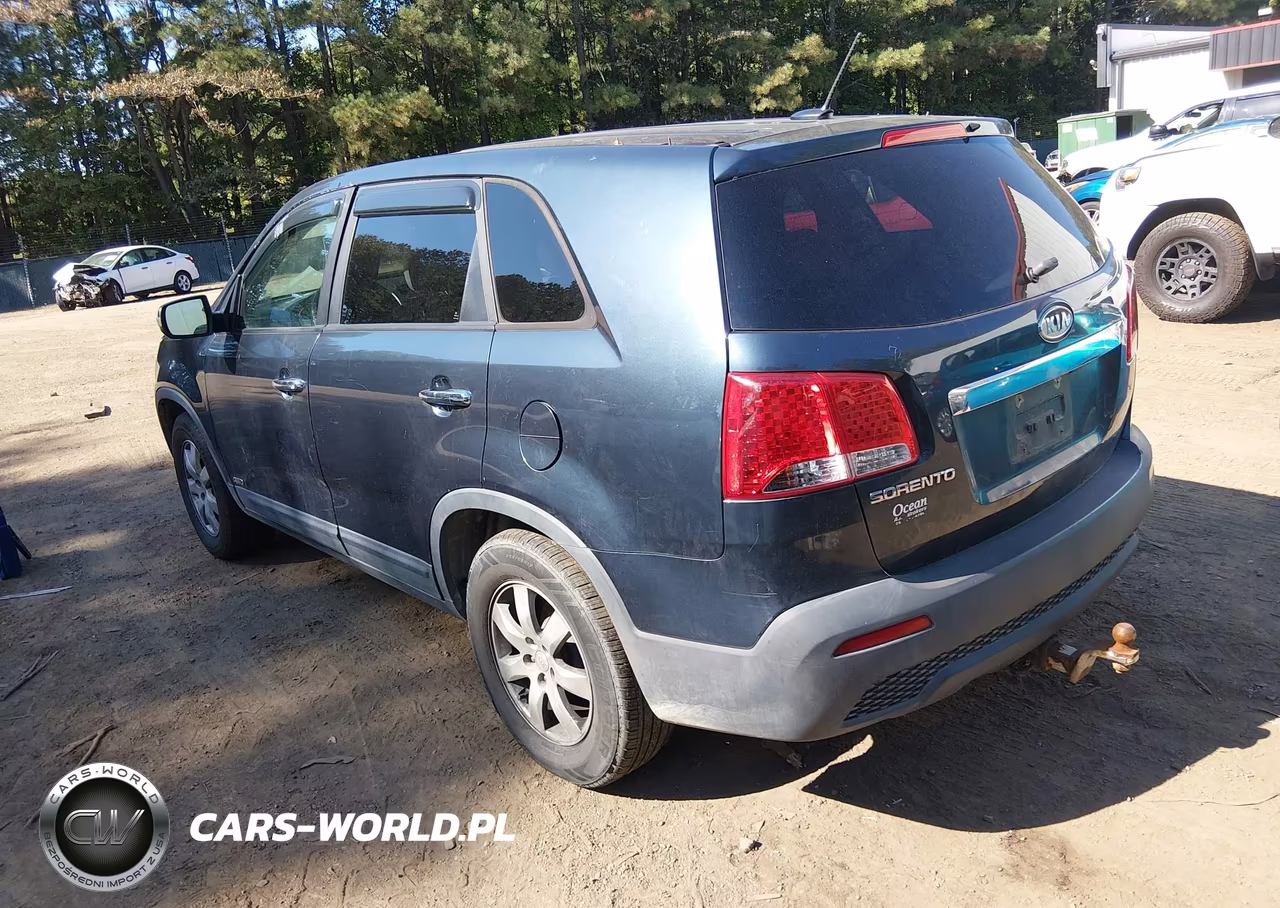 2011 Kia Sorento Lx V6 VIN:5XYKTDA21BG130499 - 3