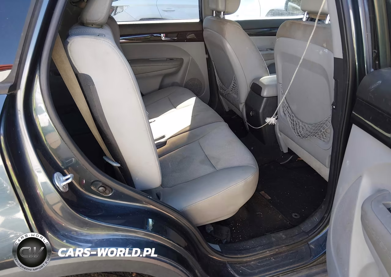 2011 Kia Sorento Lx V6 VIN:5XYKTDA21BG130499 - 8