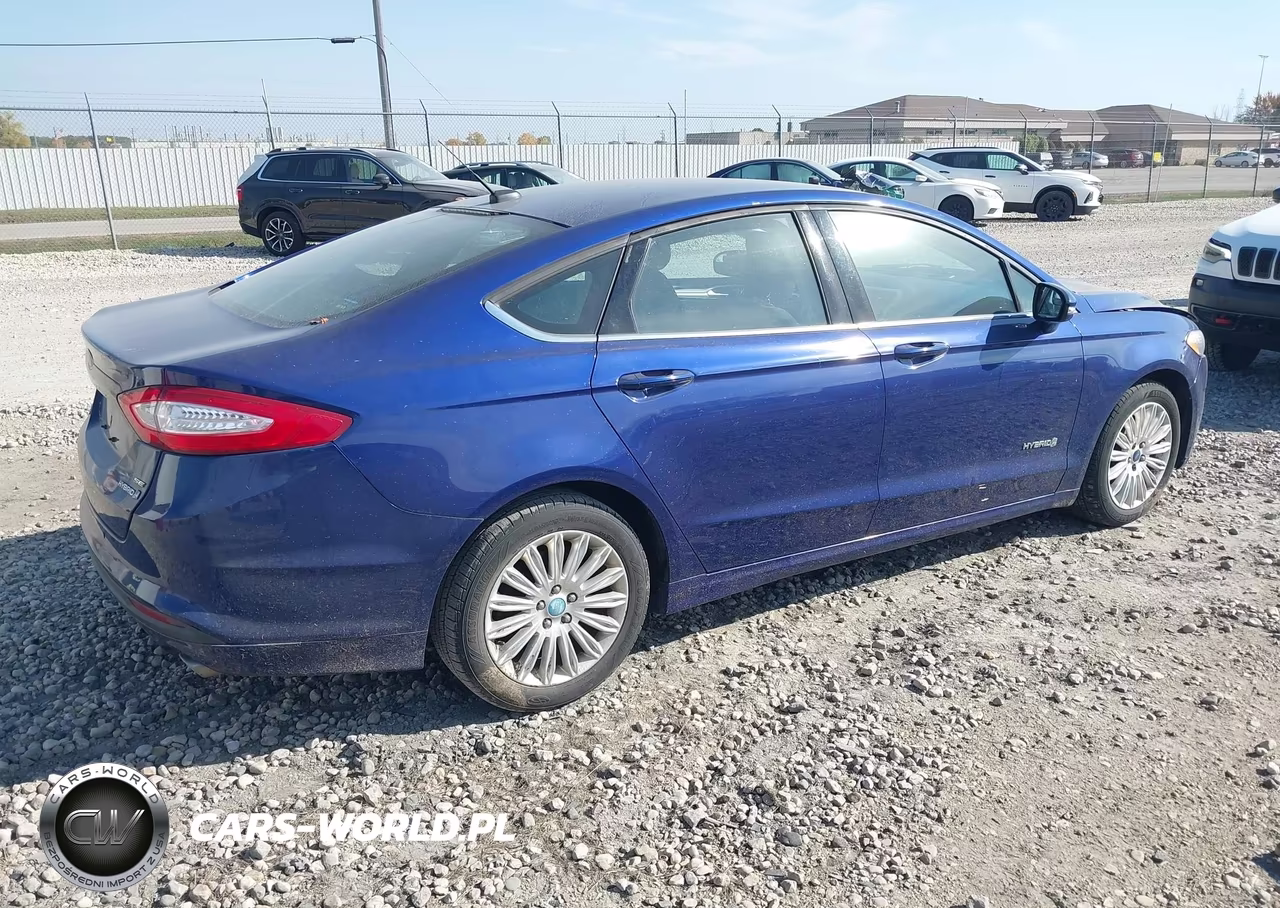 2013 Ford Fusion Hybrid Se VIN:3FA6P0LU1DR237323 - 4
