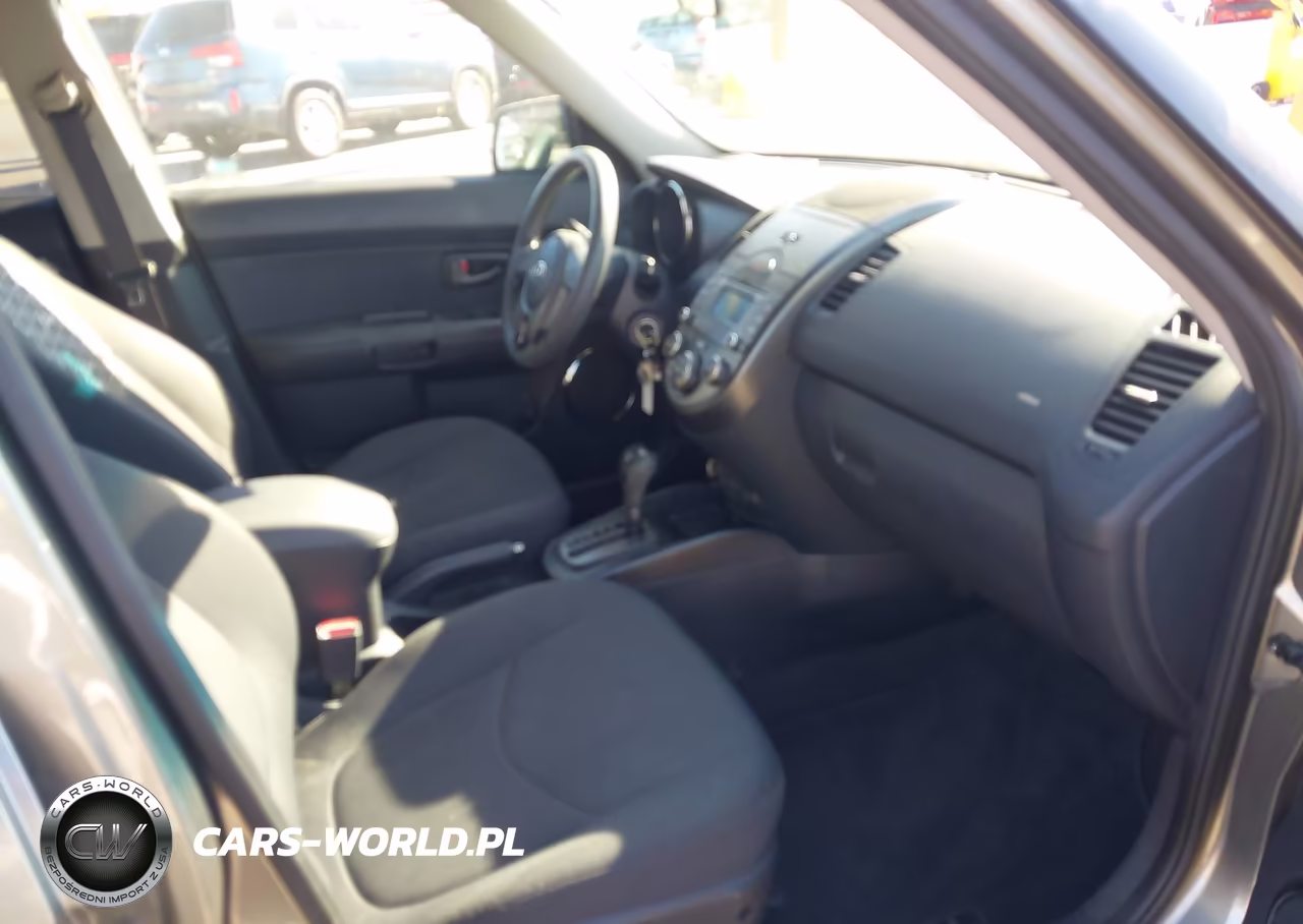 2010 Kia Soul + VIN:KNDJT2A23A7161040 - 5