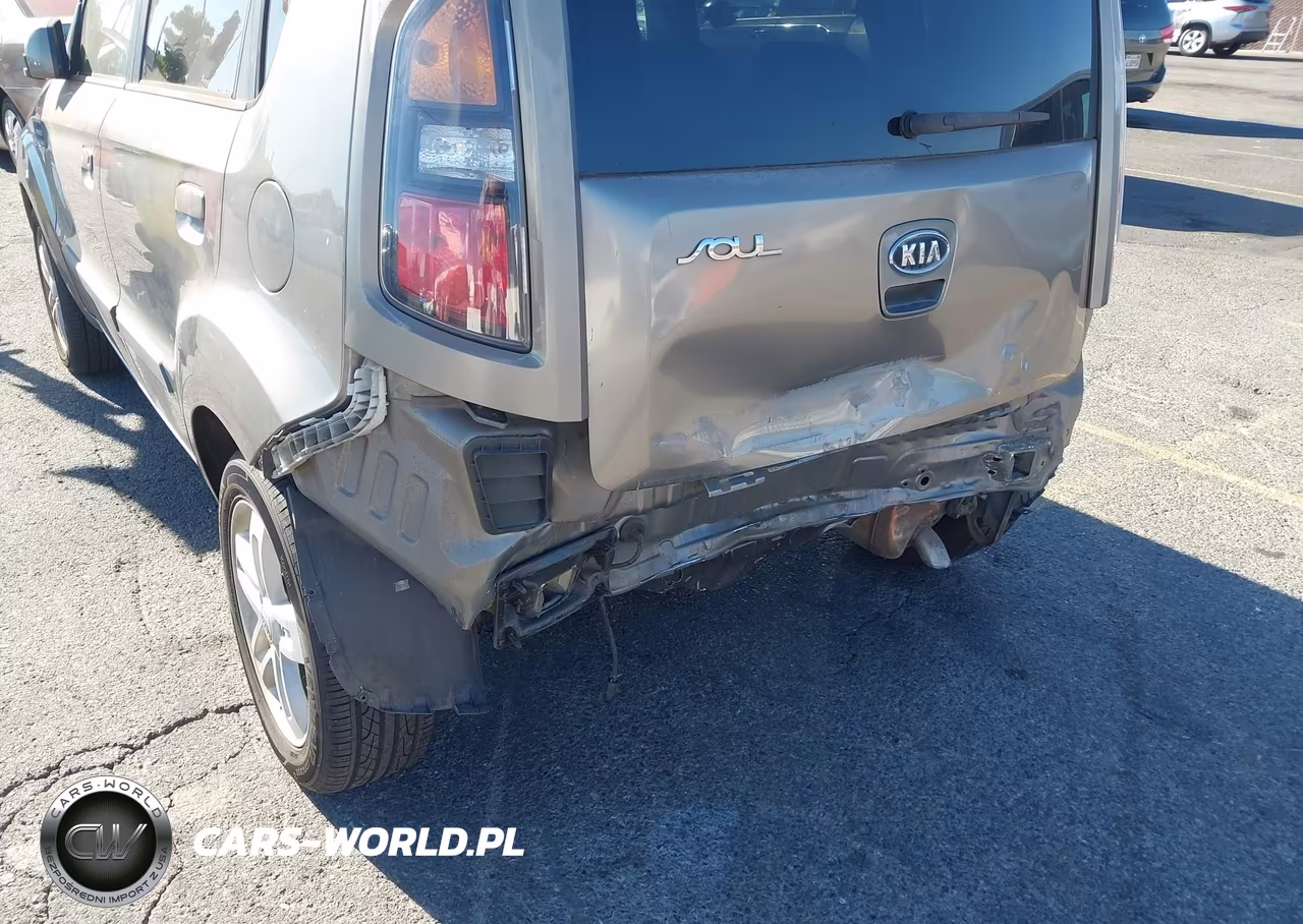 2010 Kia Soul + VIN:KNDJT2A23A7161040 - 6