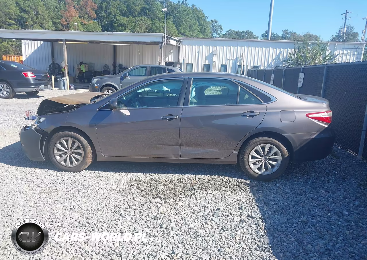 2015 Toyota Camry Le VIN:4T1BF1FK4FU929739 - 14