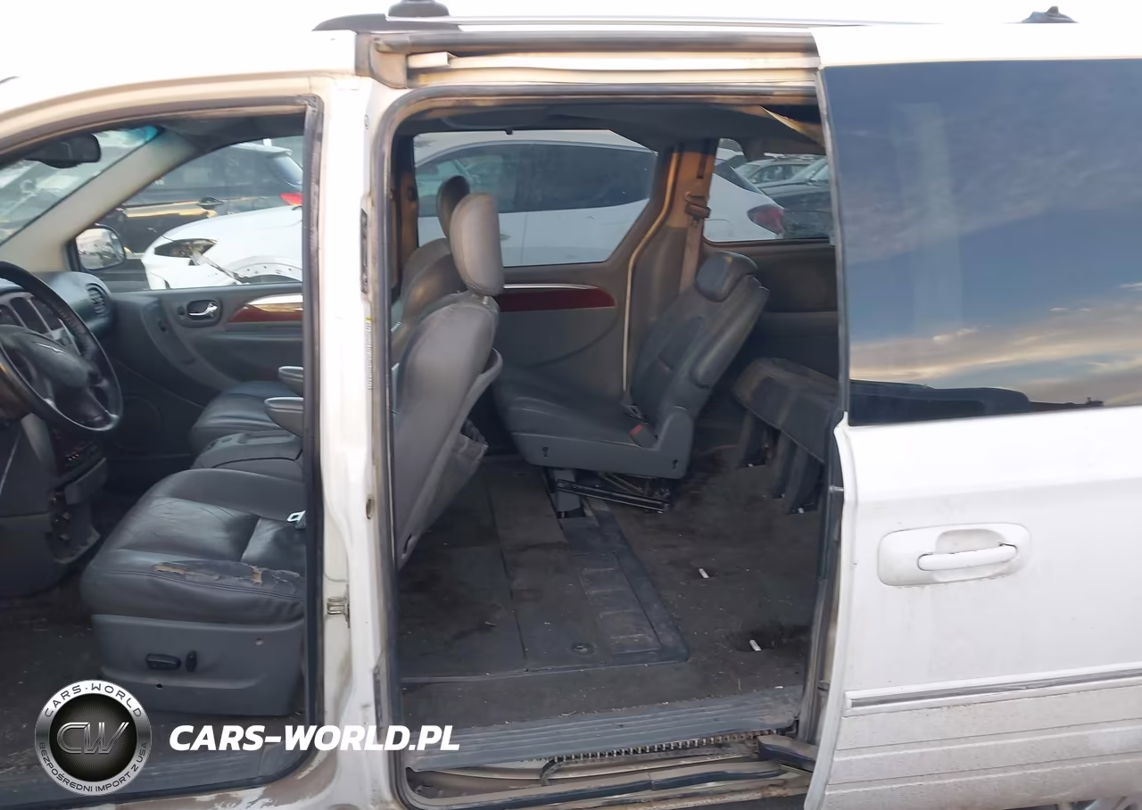 2005 Chrysler Town & Country Limited VIN:2C4GP64L05R215814 - 8
