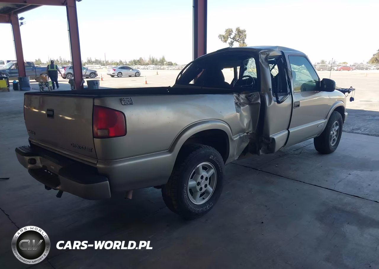 2003 Chevrolet S-10 Ls VIN:1GCDT19X038224390 - 4