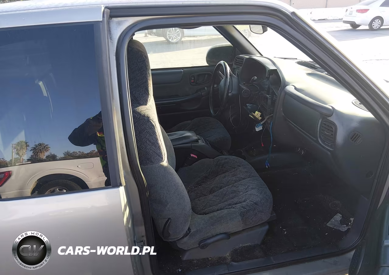 2002 GMC Sonoma Sls VIN:1GTCS19WX28207634 - 8