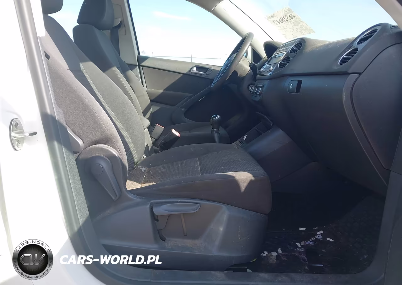 2012 Volkswagen Tiguan S VIN:WVGCV7AX0CW535717 - 5