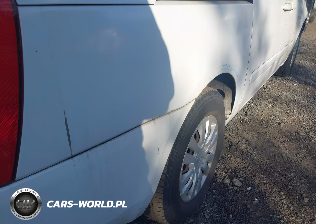 2011 Kia Sedona Lx VIN:KNDMG4C71B6385002 - 12