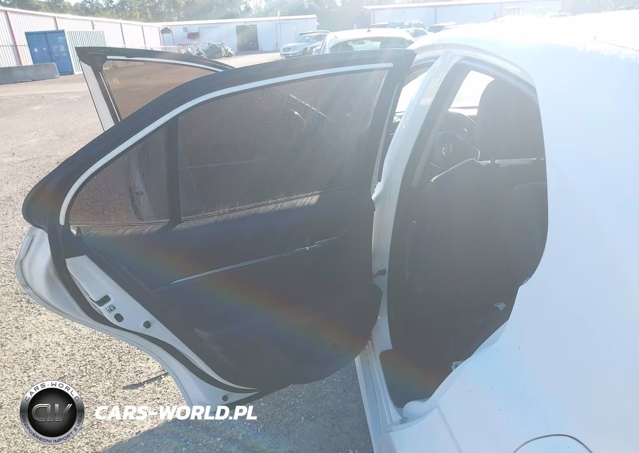 2018 Toyota Camry Le VIN:4T1B11HK8JU138618 - 8