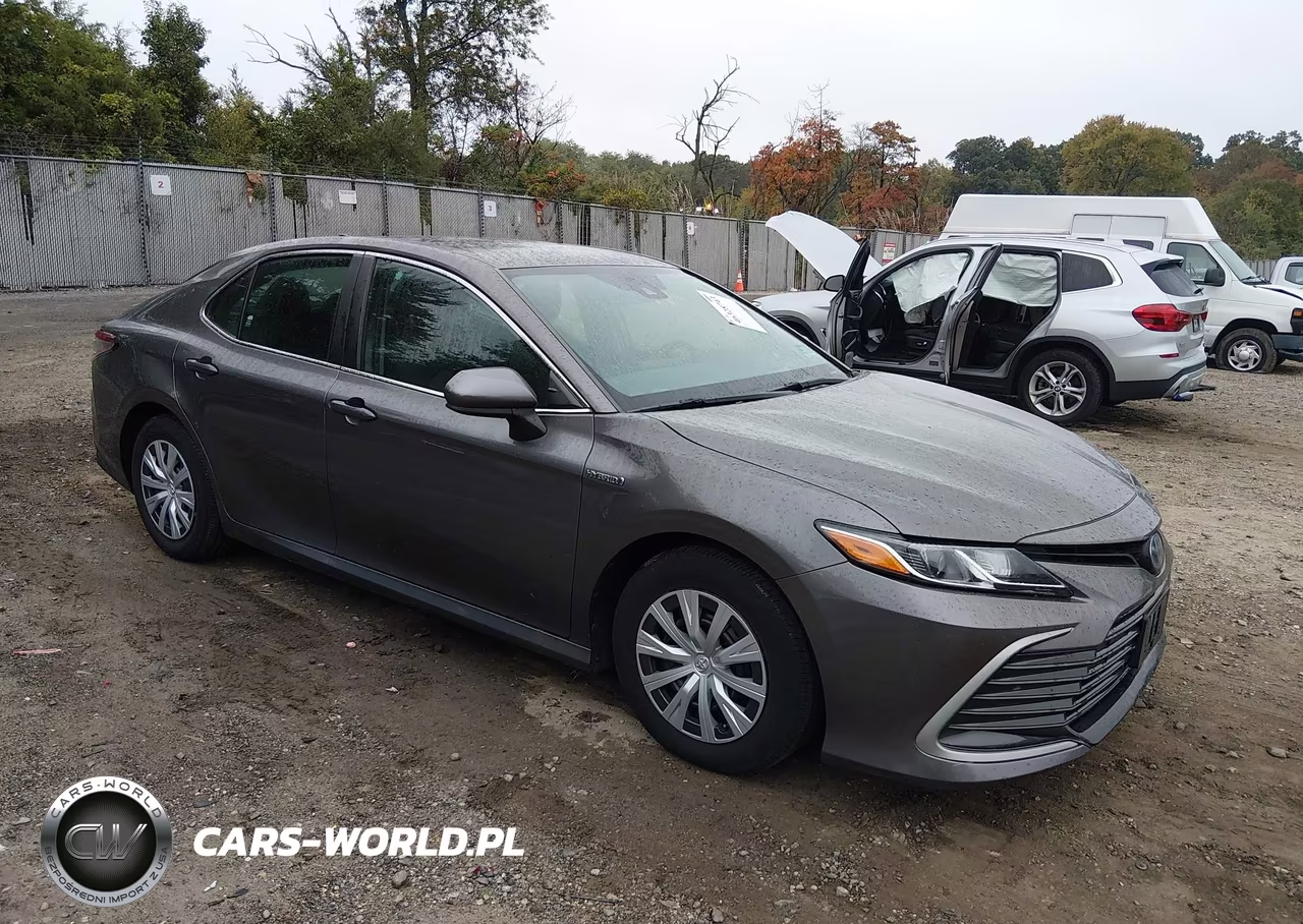 2021 Toyota Camry Le Hybrid – zdjęcie 1 z 12