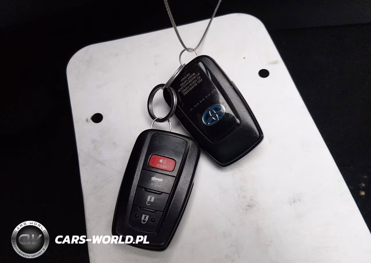 2021 Toyota Camry Le Hybrid VIN:4T1C31AK2MU551678 - 11