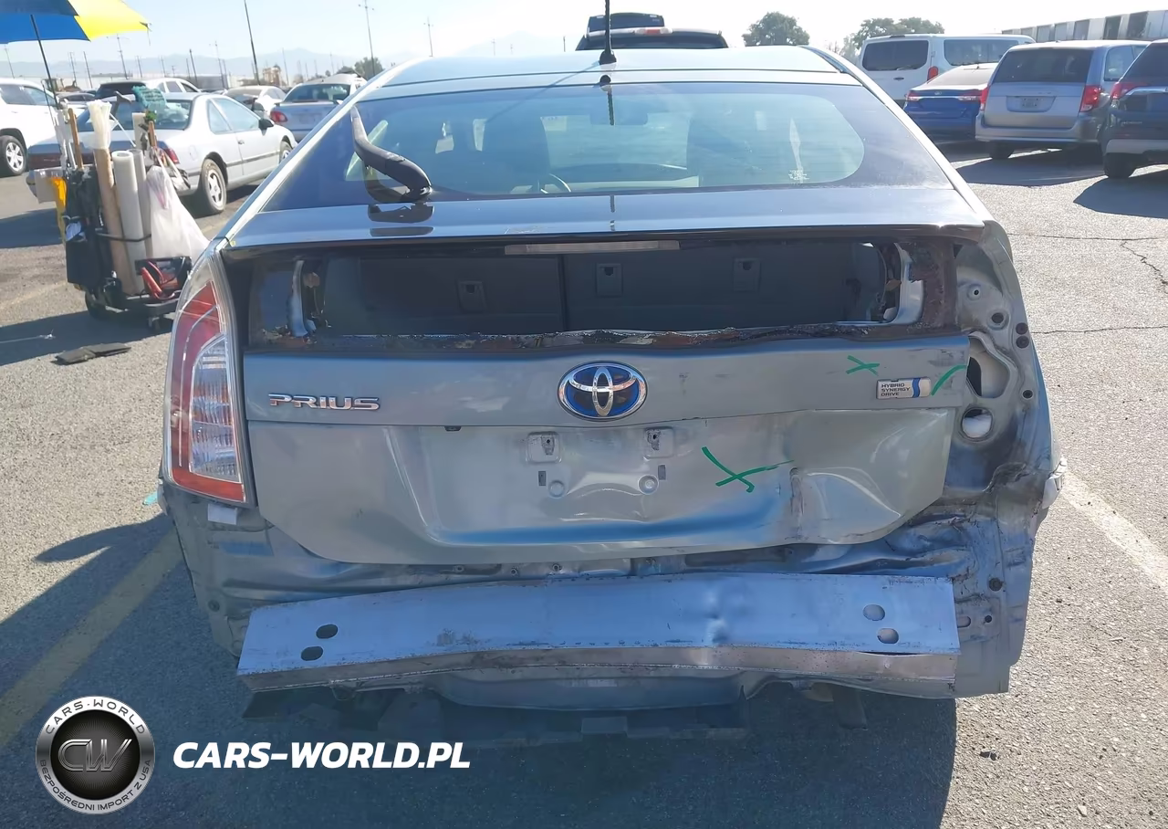 2015 Toyota Prius Two VIN:JTDKN3DU0F1903857 - 17