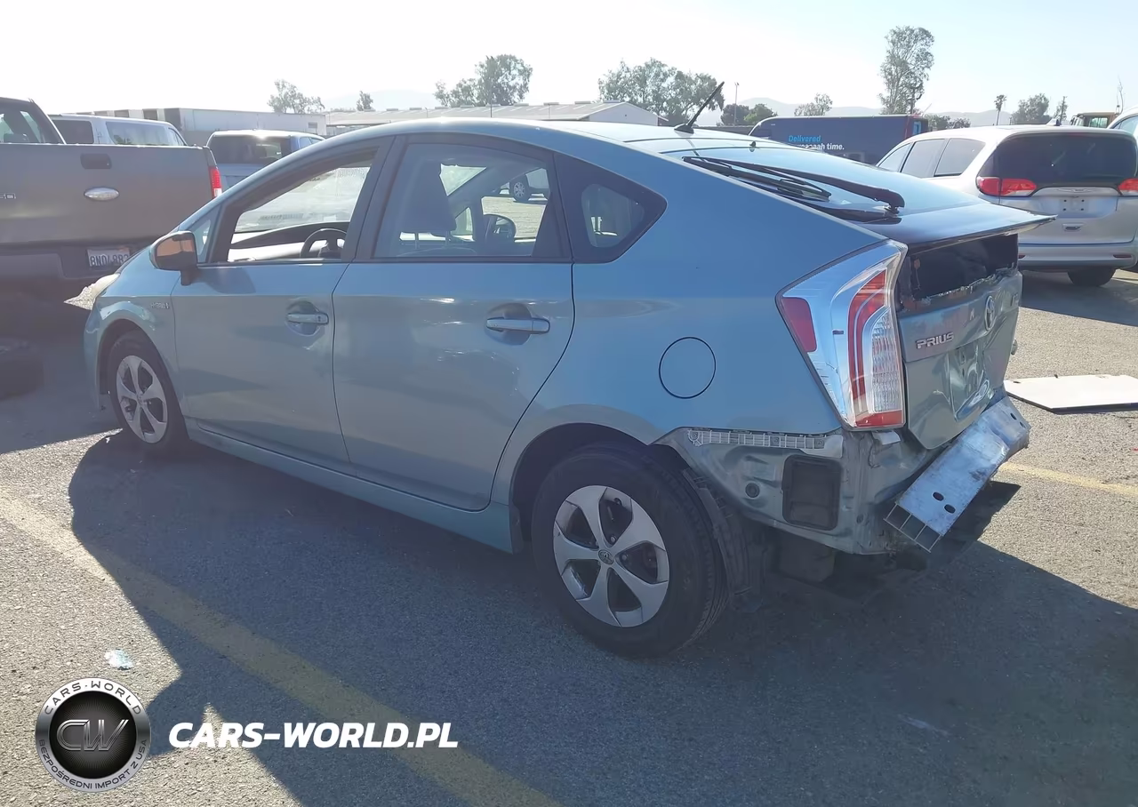 2015 Toyota Prius Two VIN:JTDKN3DU0F1903857 - 3
