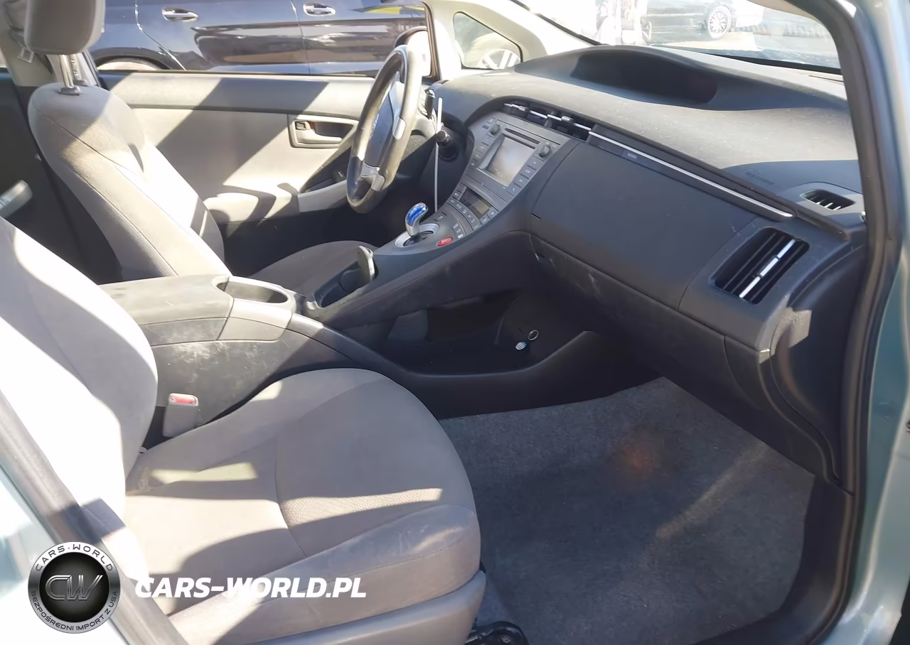 2015 Toyota Prius Two VIN:JTDKN3DU0F1903857 - 5