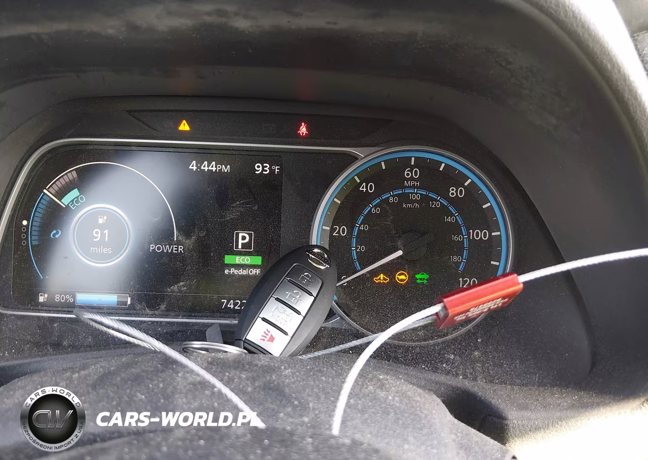 2018 Nissan Leaf S VIN:1N4AZ1CP2JC303845 - 11