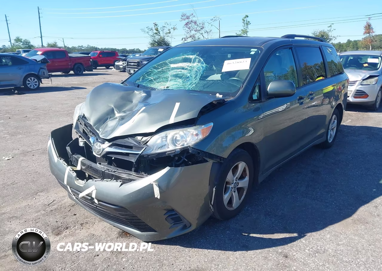 2018 Toyota Sienna Le 8 Passenger VIN:5TDKZ3DCXJS949686 - 2