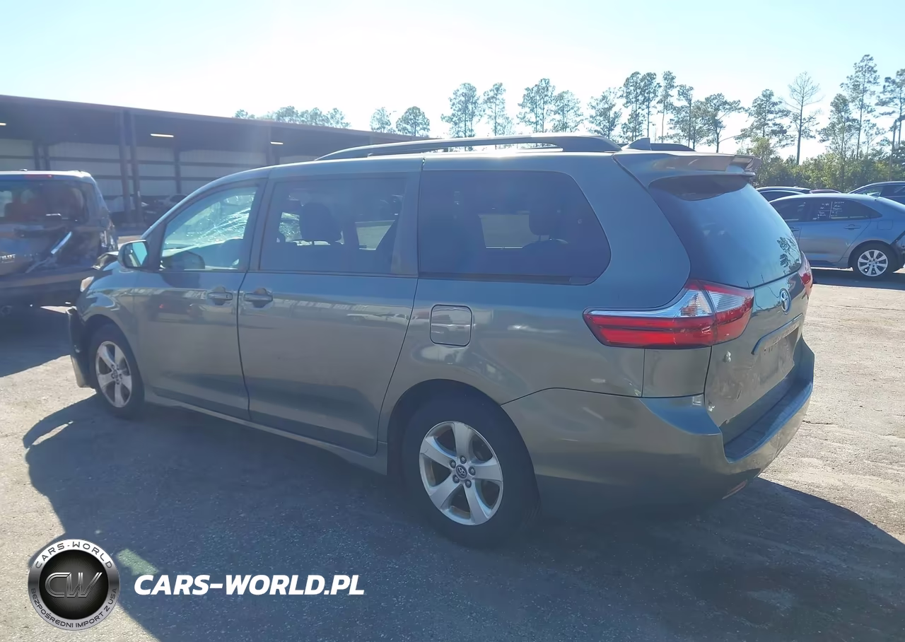 2018 Toyota Sienna Le 8 Passenger VIN:5TDKZ3DCXJS949686 - 3
