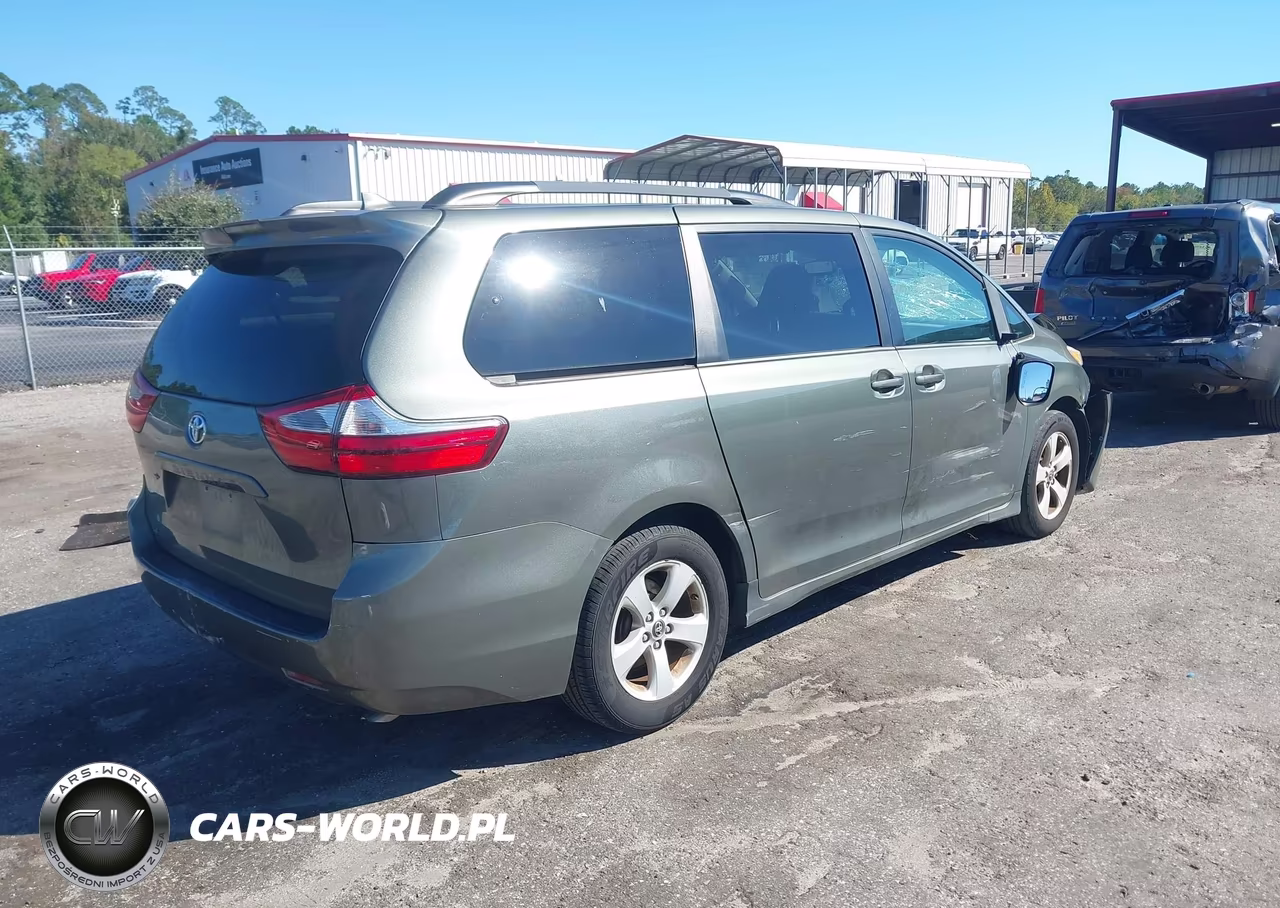 2018 Toyota Sienna Le 8 Passenger VIN:5TDKZ3DCXJS949686 - 4