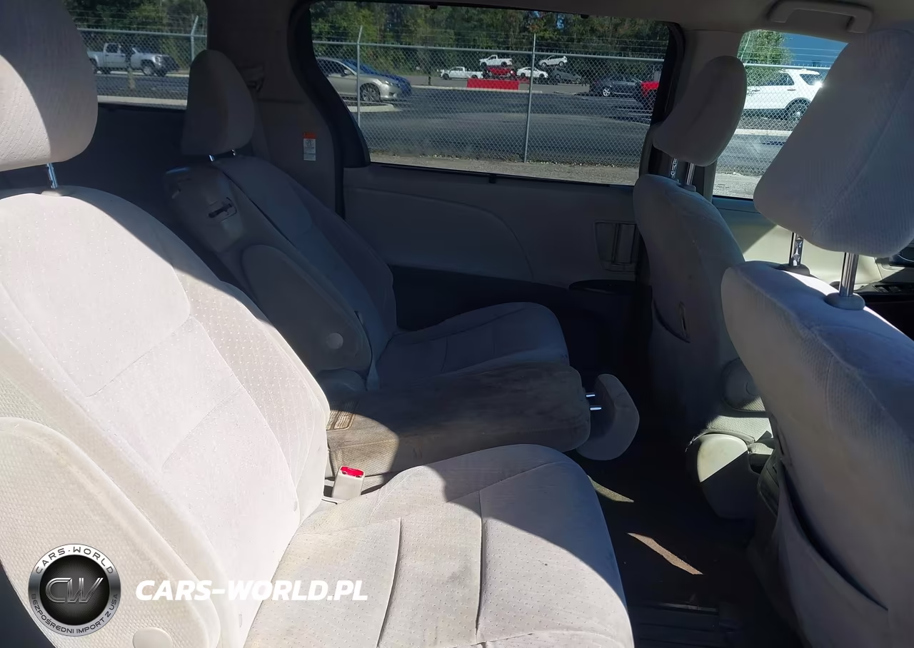 2018 Toyota Sienna Le 8 Passenger VIN:5TDKZ3DCXJS949686 - 8