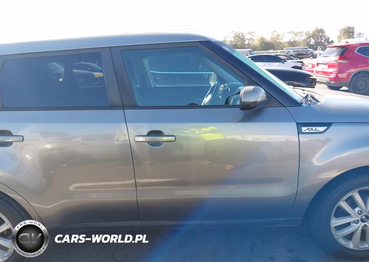 2018 Kia Soul + VIN:KNDJP3A59J7613092 - 13