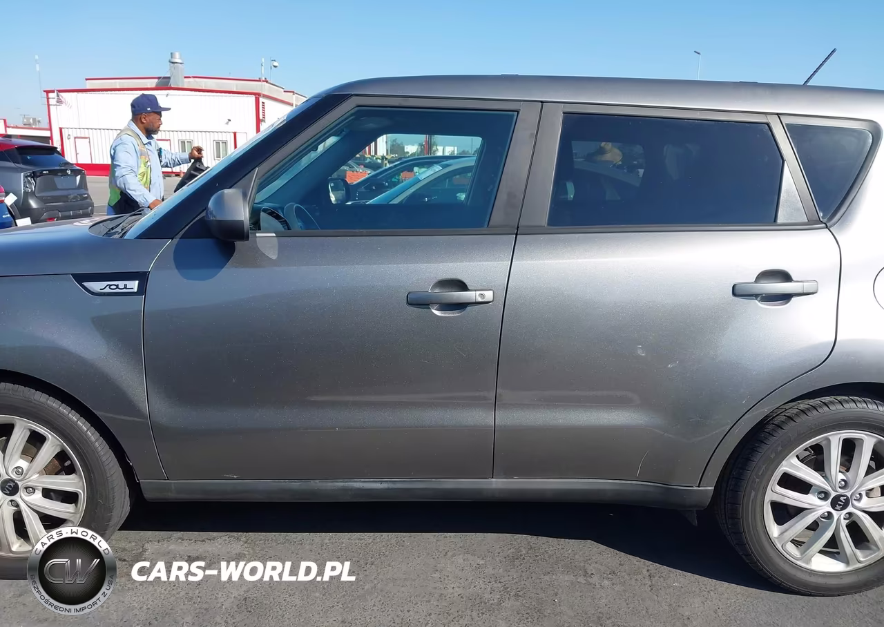 2018 Kia Soul + VIN:KNDJP3A59J7613092 - 14