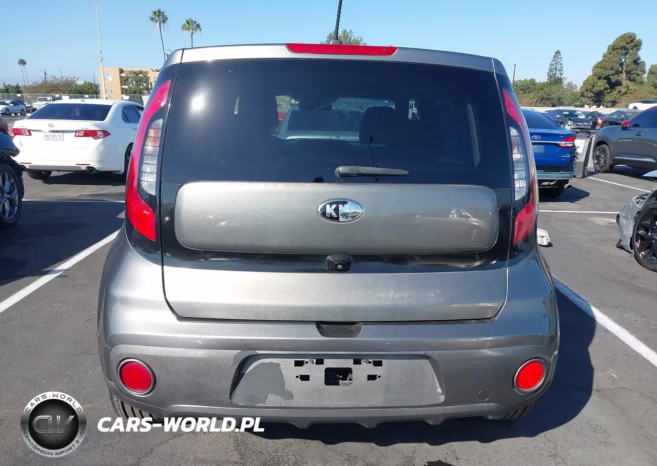 2018 Kia Soul + VIN:KNDJP3A59J7613092 - 16