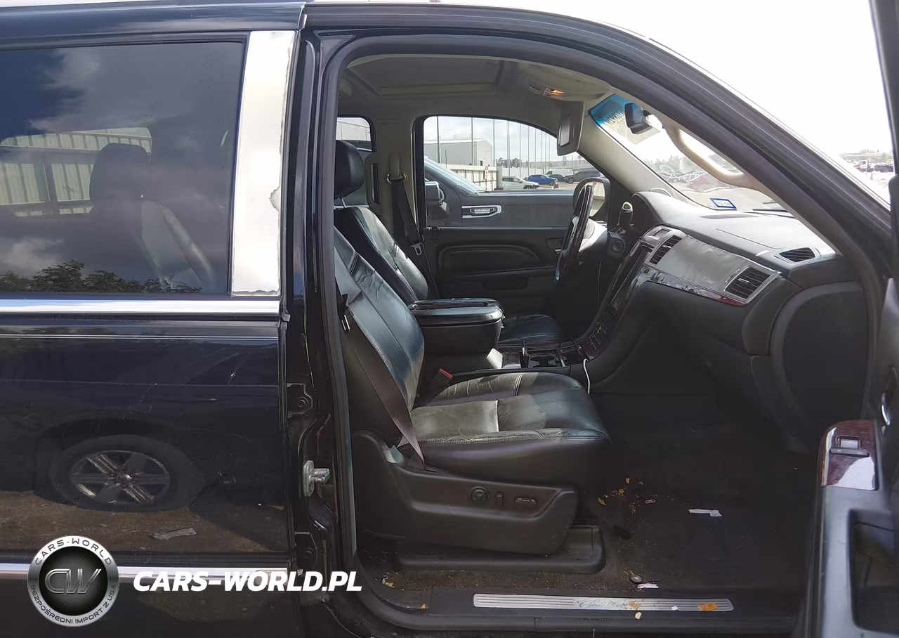 2014 Cadillac Escalade Luxury VIN:1GYS3BEF8ER153120 - 5