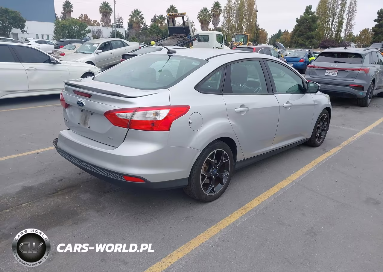 2012 Ford Focus Se VIN:1FAHP3F28CL148687 - 4
