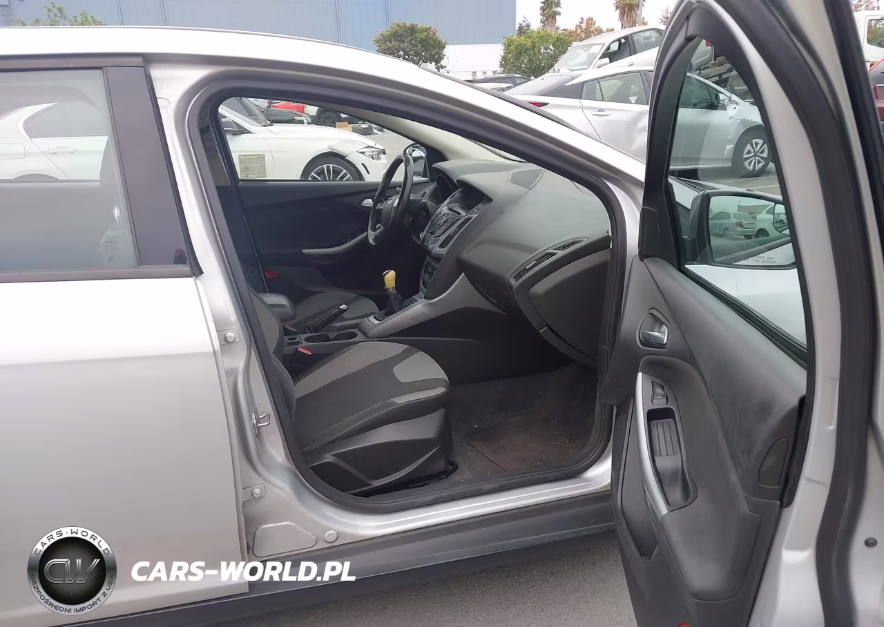 2012 Ford Focus Se VIN:1FAHP3F28CL148687 - 5