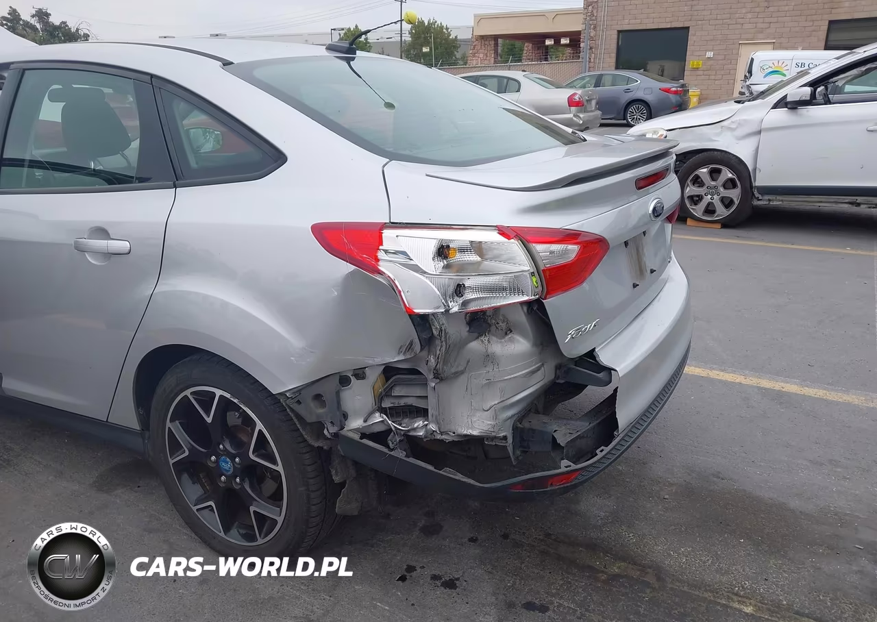 2012 Ford Focus Se VIN:1FAHP3F28CL148687 - 6