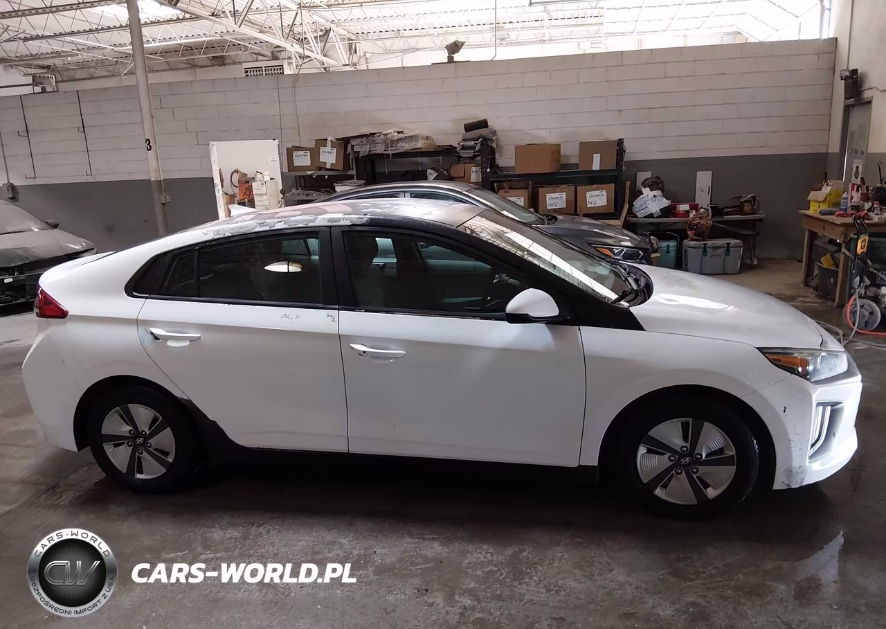 2020 Hyundai Ioniq Hybrid Blue VIN:KMHC65LC6LU220301 - 18