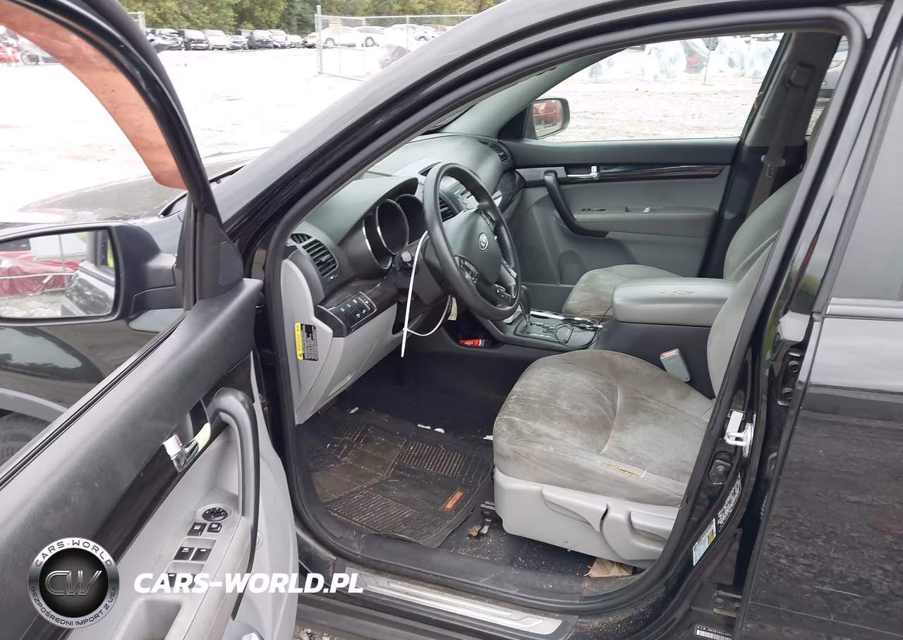 2011 Kia Sorento Lx VIN:5XYKT4A10BG145633 - 5